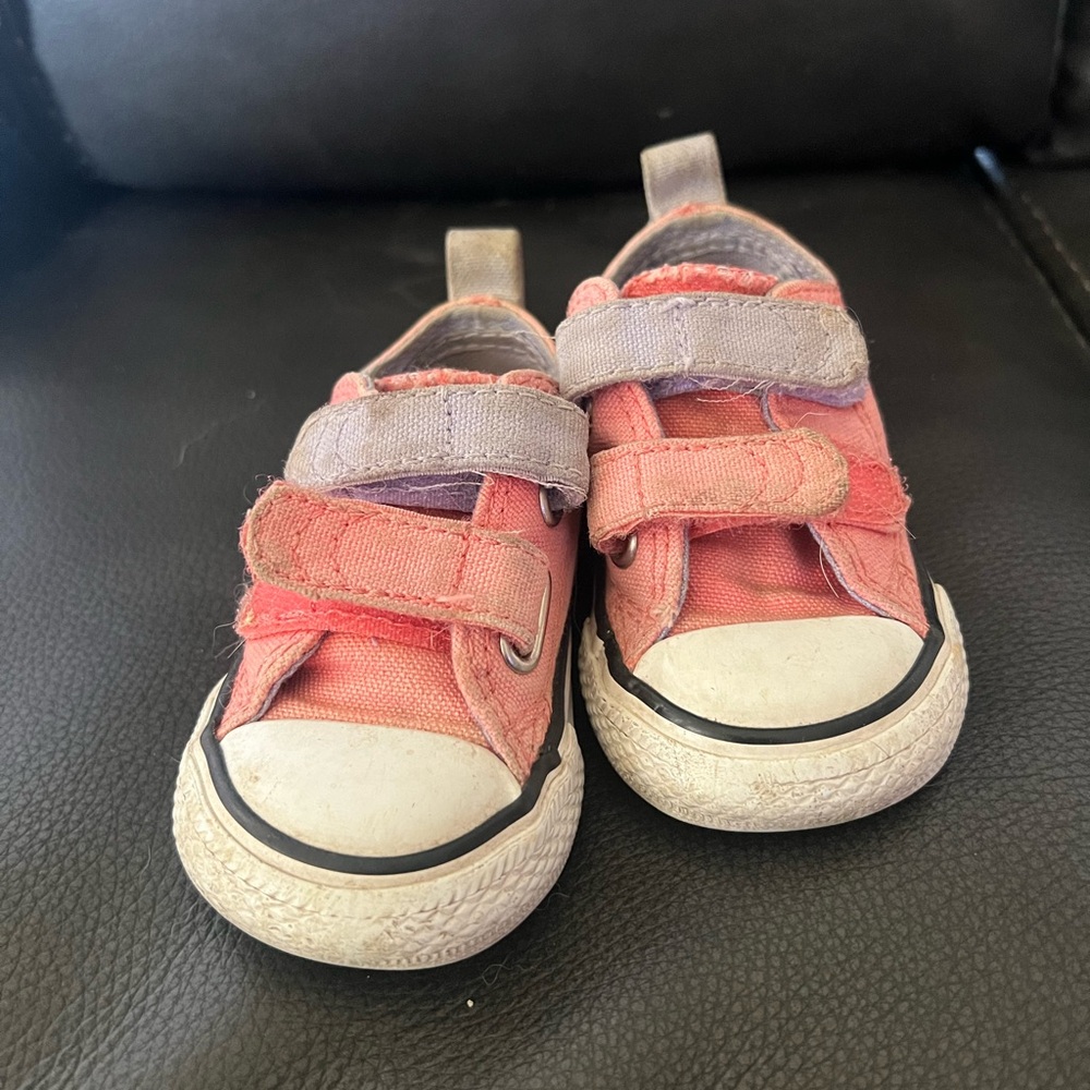 Converse - Picture 2 of 5